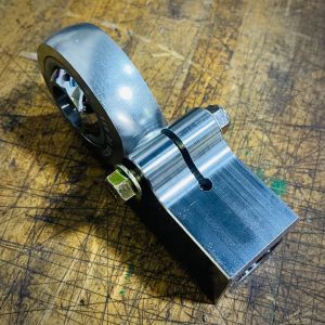 TMR Customs Square Pinch Bung for 1-1/4" Rod End (Heim Joint) – Bild 8